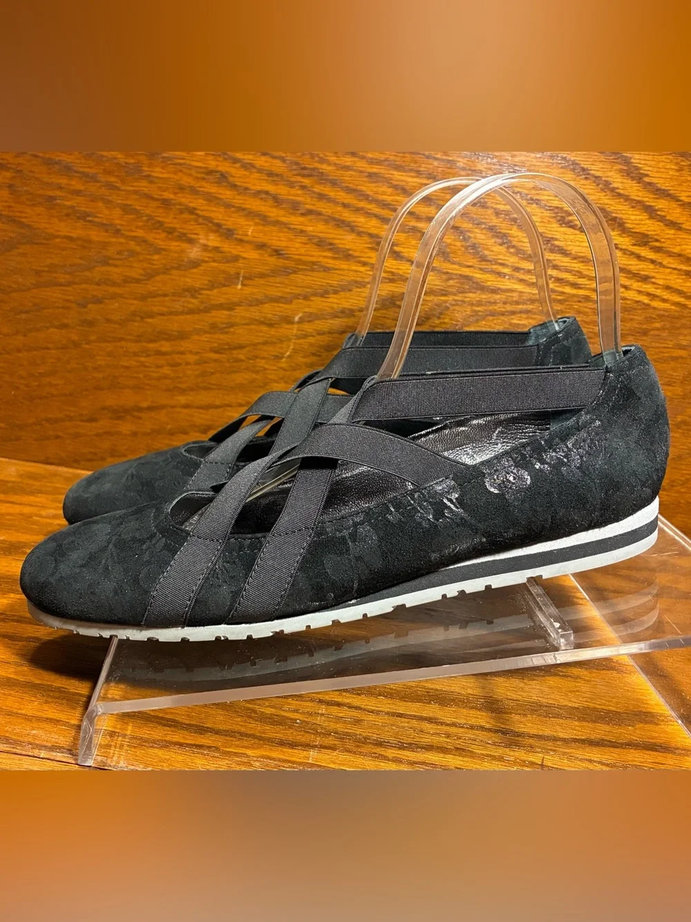 Amalfi by Rangoni Shimmery Floral Black Suede Criss Cross Strap Flats Size 7